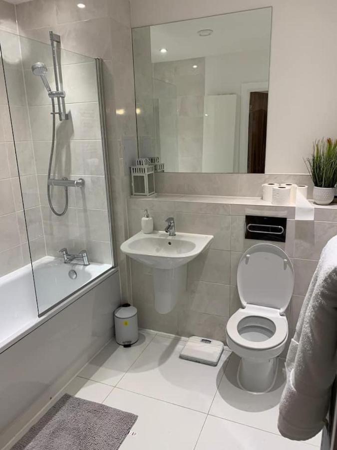 Lovely 1-Bed Serviced Apartment With Free Parking เวสต์เทอร์ร็อค ภายนอก รูปภาพ