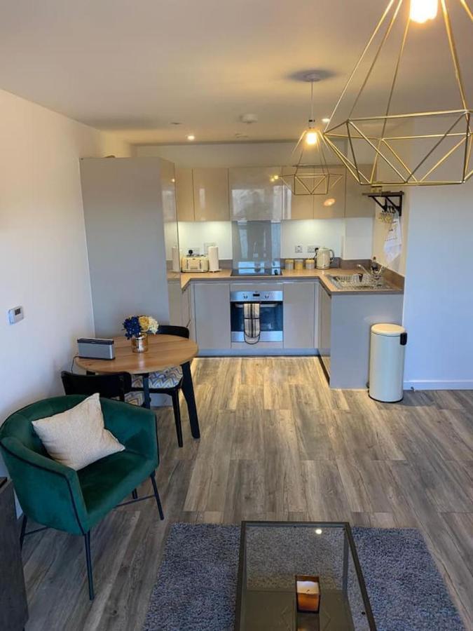 Lovely 1-Bed Serviced Apartment With Free Parking เวสต์เทอร์ร็อค ภายนอก รูปภาพ